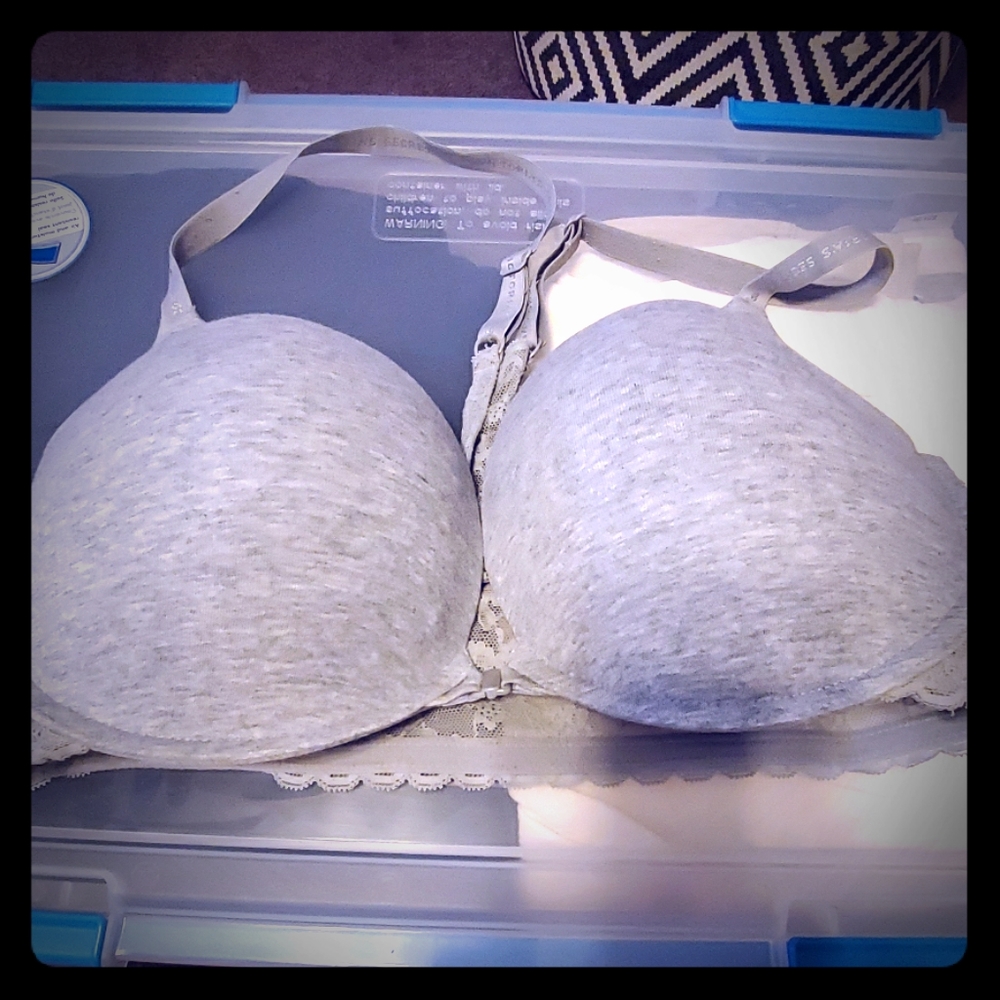 Victoria Secret Bra 38dd front closure gray lace